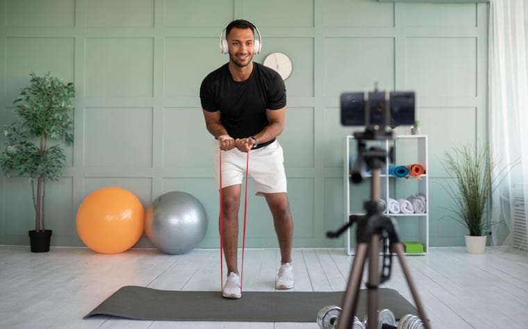 A Move U Go expert guiding a private live online wellness session
